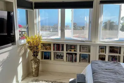 Image de 3 bedroom beautiful home with ocean views