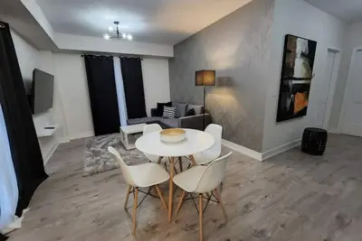 Image de Orange Blossom - Entire Modern Townhouse - 5 min to Falls