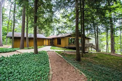 Image de Big Twin Lodge - Lake Life, Off-Roading, Snowmobiling, Wooded Seclusion!