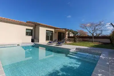 Image de Belle maison de vacances privée avec Wifi, piscine privée, climatisation, Tv, patio, parking