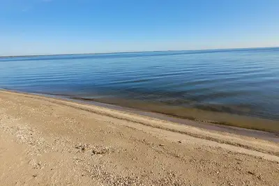 Image de Waterfront Cottage, with sand beach, near Lambeau and Door County!