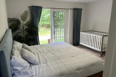 Image de Private 1. 7 Acre Oasis w\/Heated Pool - Southampton