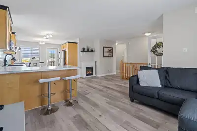 Image de Executive cozy home with 3 beds, work station & gym
