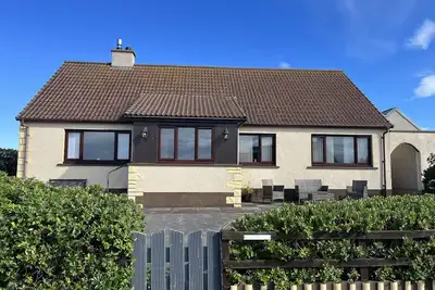 Image de Immaculate 5 Bedroom House outside Stornoway