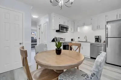 Image de Newly Remodeled Townhome(Rd)
