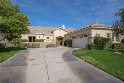 Image de Desert Oasis Golf Home with golf cart!