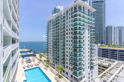 Image de Modern 2/2 with Beautiful Ocean and Downtown Views