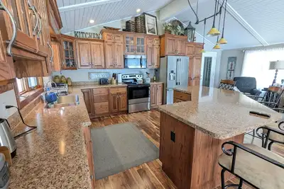 Image de Lake Luxury home: Elegance, Comfort, Fishing, Hunting, Optional Pontoon/Jet ski rent