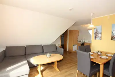 Image de Rdh-1. 09, 4 people, approx. 55 sqm - Seepark Burhave / thatched roof house 2