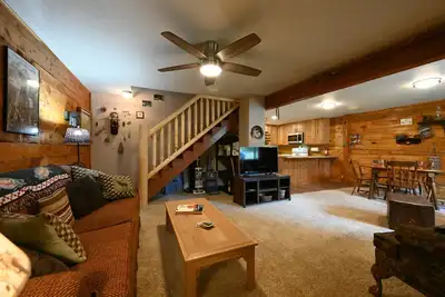 Image de *New Listing*|Sleeps 6| 25 Miles to Yellowstone!