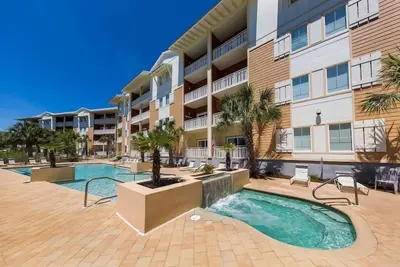 Image de 2 Br/2 Bath Condo at Waterside Village unit 204