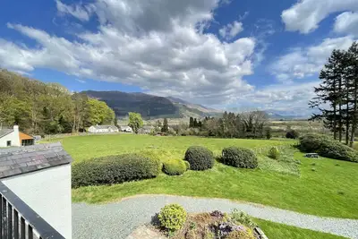 Lake View Cottage -  an apartment that sleeps 4 guests  in 2 bedrooms
