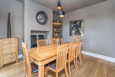 9 The Townhouses -  a house that sleeps 10 guests  in 5 bedrooms