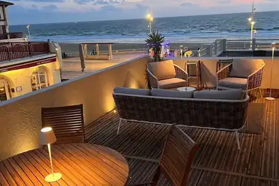 Image de appartement, grande terrasse vue mer, climatisation, 100m plage Hossegor.