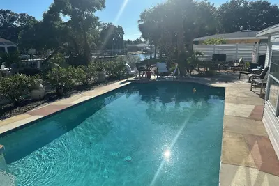 Image de Siesta Key - Single family home completely updated with in ground pool.