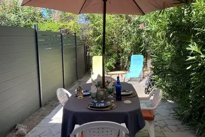 Image de Mazet 38m² + jardin 40m² 500m des plages et de toutes commodités