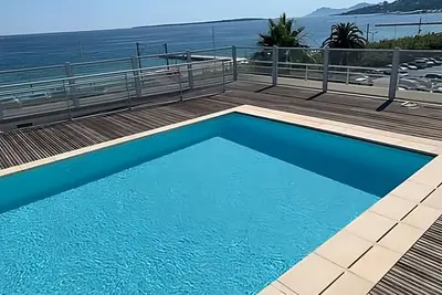Image de Rooftop pool, private garden, at the sand beach!
