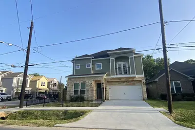 Image de Luxury 3bed 2. 5bath home with Master balcony