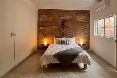 Image de Cozy in the heart of La Zona Romantic - Minutes from the beach, shops, nightlife