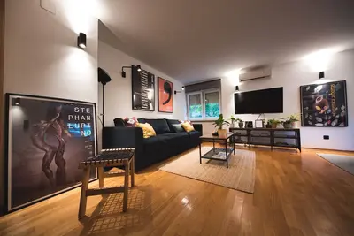 Image de Sleep, Eat, Repeat in City Center