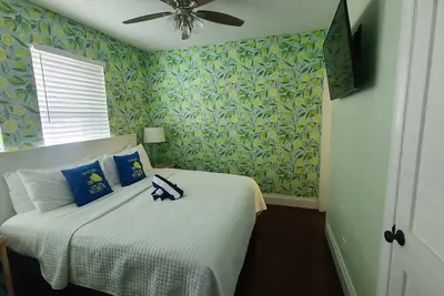 Image de Duval Street Suites full kitchen Old Town with heated pool