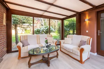 Image de Exclusive vacation home in the Dichterviertel