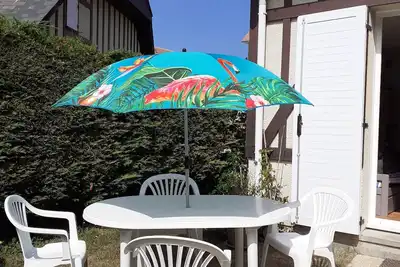Image de 5 mins walk from the beach, cottage with private garden