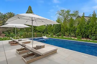Image de Celebrate the 4th in style! - 7 min walk from private beach access