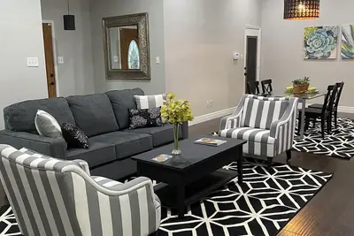 Image de Southern Comfort in Convenient Quiet Neighborhood w/hot tub