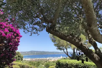 Image de Villa avec piscine - Vue mer sur toute la baie - 10 personnes