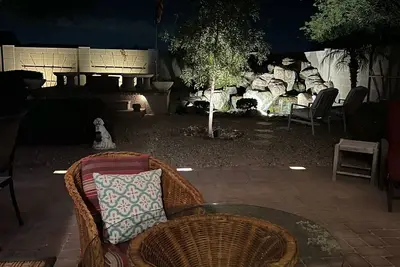 Image de Cozy house centrally located to events and attractions.