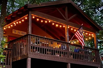 Image de Waterfront Cabin w\/Decks Galore on Grand Lake O' the Cherokees