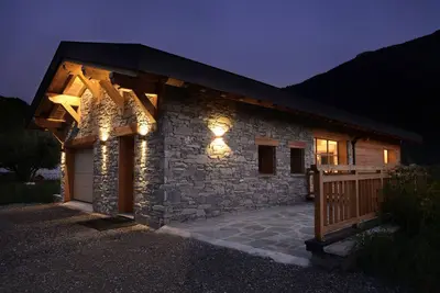 Image de luxury chalet at the foot of the ski resorts
