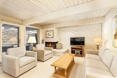 Image de Chateau Roaring Fork Unit 37 | Spacious Condo, Close to Downtown. Pool, Hot Tub, Fitness Center