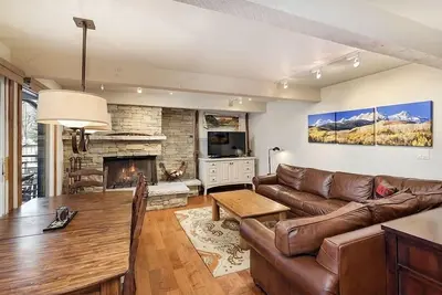 Image de Chateau Roaring Fork Unit 38 | Condo with Private Deck, 4 Blocks from Downtown