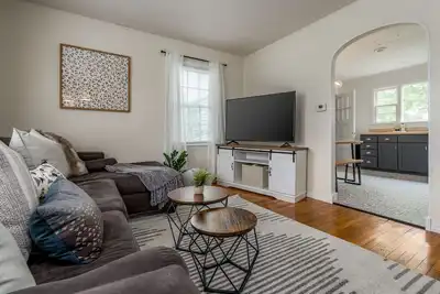 Image de Adorable character home! Near downtown Sturgeon Bay & Sunset Beach Park!