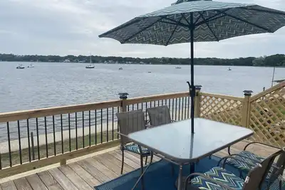 Image de Charming Waterfront Cottage in Bristol, Ri