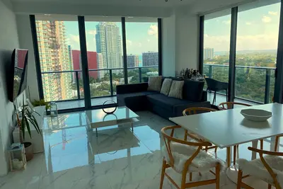 3b Luxury condo in the heart of brickell