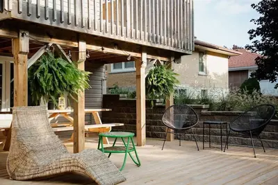 Image de The Dainty Petunia - w Modern Sauna