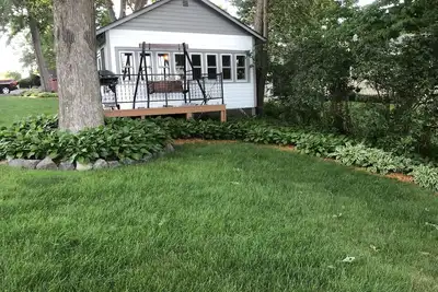 Image de Lakefront Cottage 2 min to downtown
