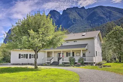 Image de Riverside North Bend Oasis: Stunning Mountain View