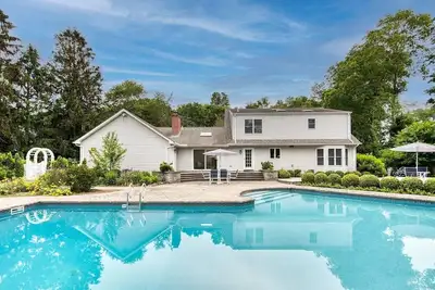 Image de Gorgeous Newly Renovated North Fork Estate w\/pool
