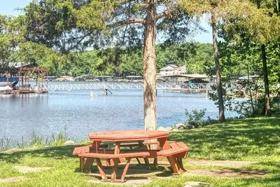 Image de Beautiful Lakeview Condo, 3 bd room\/2 bath, 6 pools, swim up pool.