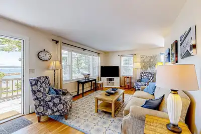 Oceanfront property with 2 homes, firepit  & decks - walk to Barrett Park & town