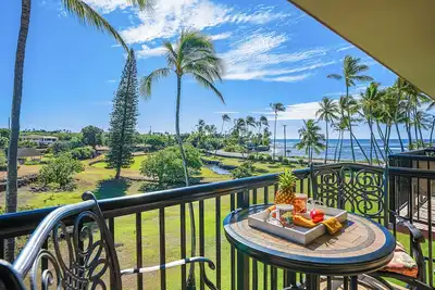 Image de Ocean-view condo with balcony, Ac, washer/dryer & pool - walk to the beach