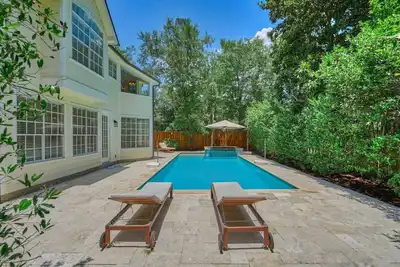 Image de Luxury 4br\/3Bath with the heated pool and Spa