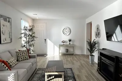 Image de Tranquil & Stylish ~ 5★ Location, ♛Queen Beds