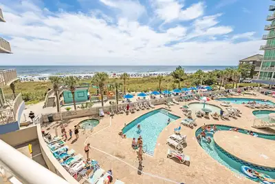 Image de Direct Oceanfront w/ Nice Decor, Modern Low Floor!