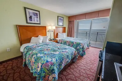 Image de Direct Oceanfront View w\/ Pools High Floor Studio
