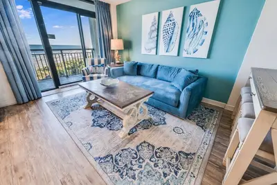 Image de Newest at Beach Cove, Updated Ocean Front, Low Floor